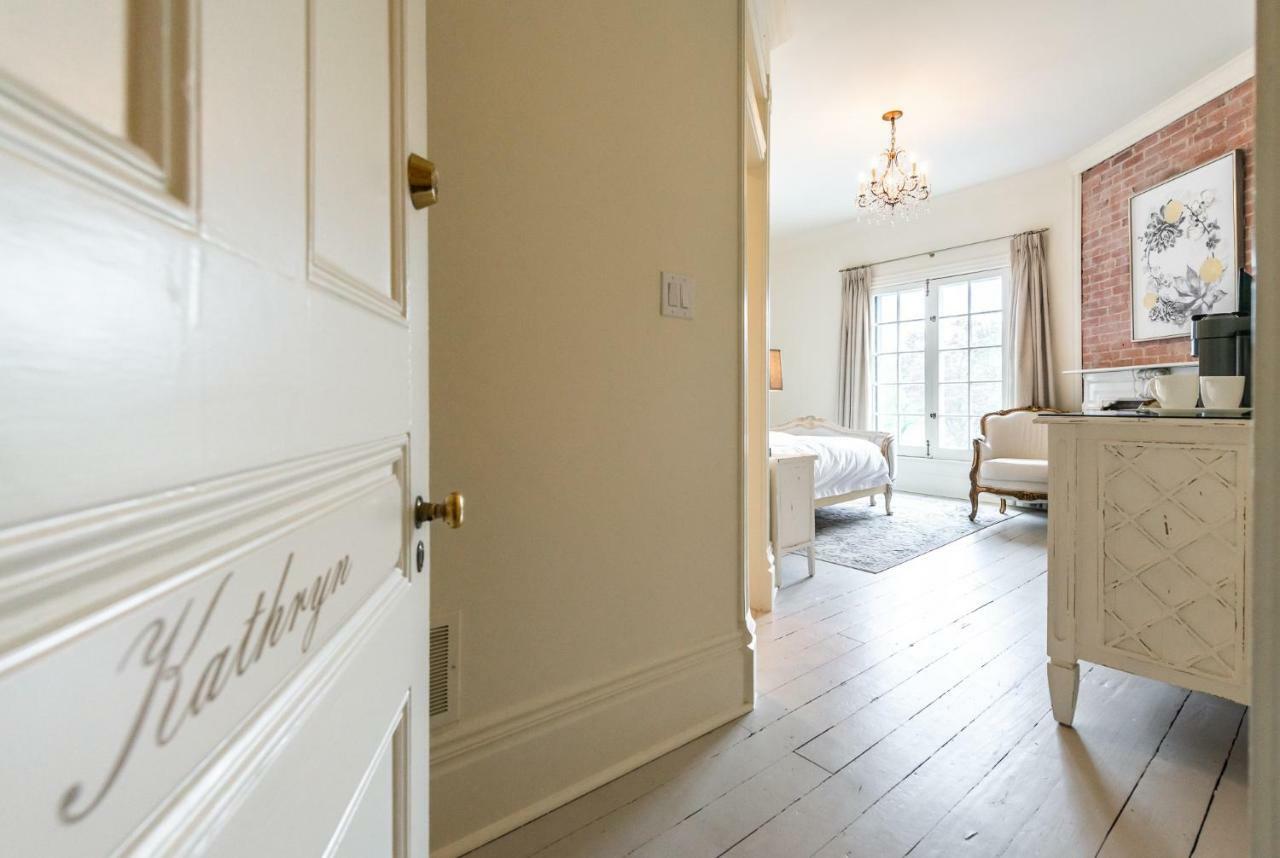 Bed and Breakfast Lakewinds Country Manor Ниагара-он-те-Лейк Экстерьер фото